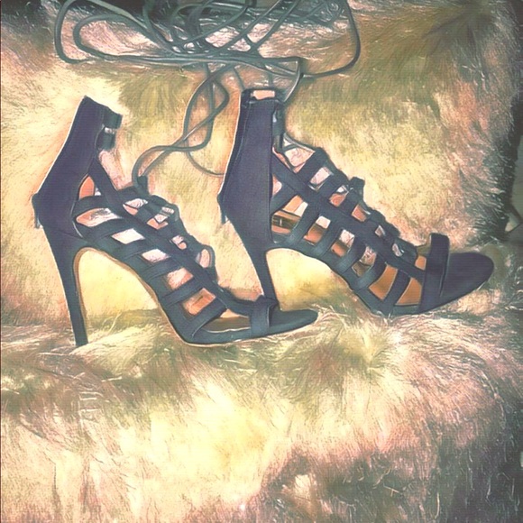 Heels - Picture 1 of 1